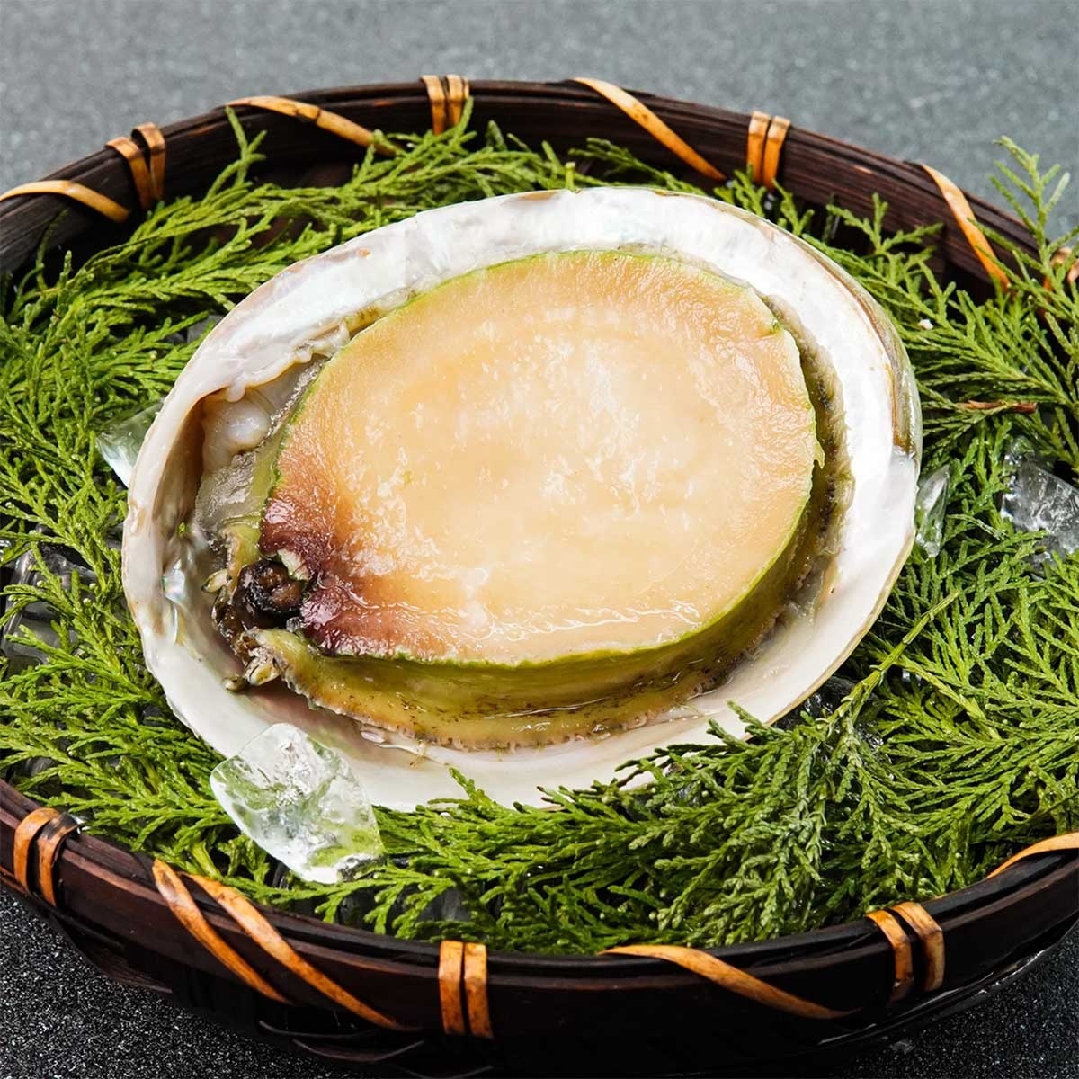 PHOEBUS SELECTION Frozen Wild grown On Shell Greenlip Abalone (frozen 18°c) image